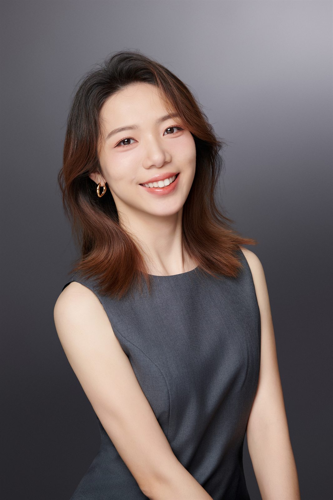 Claire Deng 邓颖彤